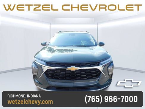 New 2026 Chevrolet Trax LT w/ Driver Confidence Package FWD image 8