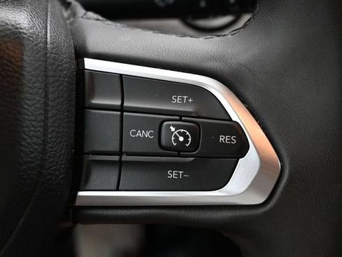 Used 2024 Jeep Compass Latitude w/ Altitude Special Edition AWD/4WD image 17