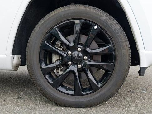 Used 2022 Jeep Grand Cherokee Laredo X image 13