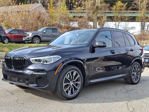Used 2022 BMW X5 xDrive40i w/ M Sport Package image 5