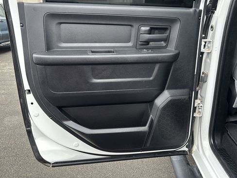 Used 2018 RAM 2500 Tradesman w/ Chrome Appearance Group image 18