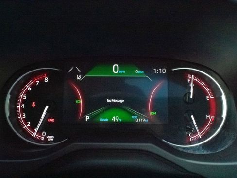 Used 2025 Toyota RAV4 XLE Premium image 15