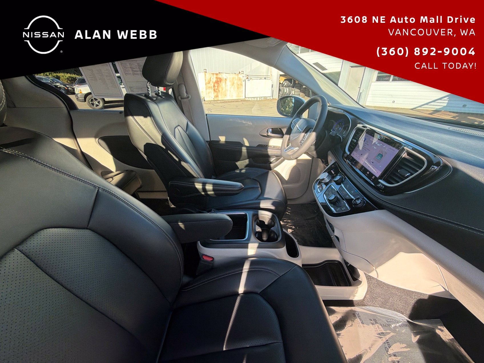 Used 2023 Chrysler Pacifica Touring-L FWD image 20