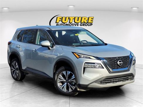 Used 2023 Nissan Rogue SV image 1