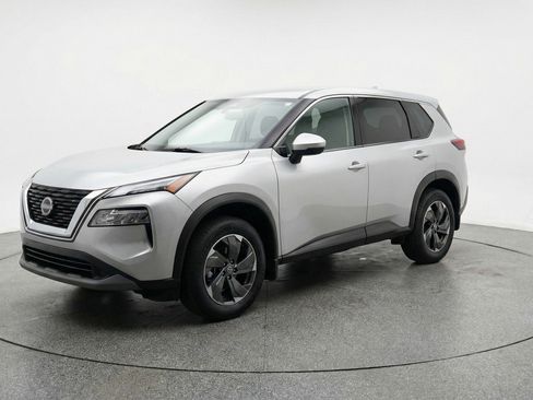 Used 2025 Nissan Rogue SV FWD image 3