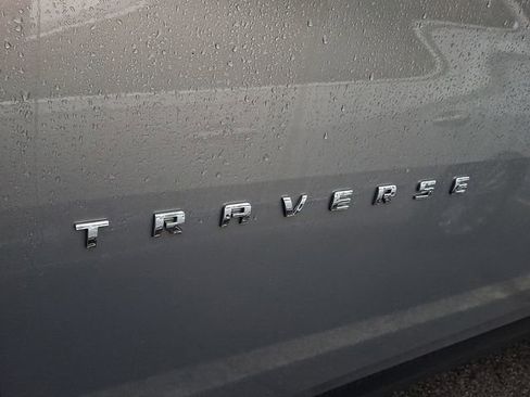 Used 2018 Chevrolet Traverse LT image 5