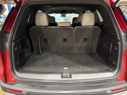 Used 2024 GMC Acadia Elevation image 6
