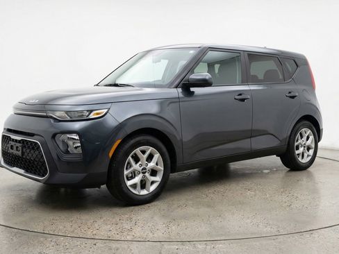 Used 2025 Kia Soul LX w/ LX Technology Package FWD image 3