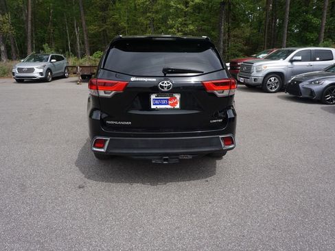 Used 2019 Toyota Highlander Limited Platinum image 21