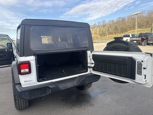 Used 2022 Jeep Wrangler Unlimited Sport AWD/4WD image 35