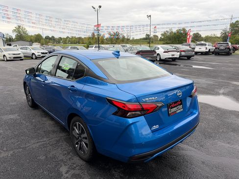 Used 2023 Nissan Versa SV image 6