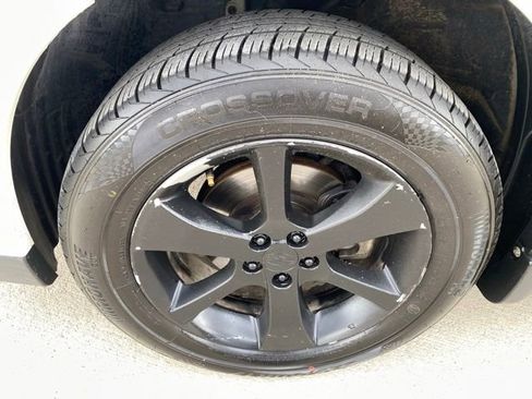 Used 2013 Subaru Outback 2.5i Limited w/ Moonroof Pkg AWD/4WD image 24
