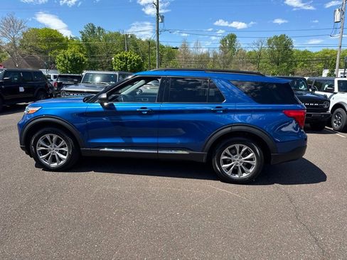 Certified 2023 Ford Explorer XLT w/ Equipment Group 202A AWD/4WD image 12
