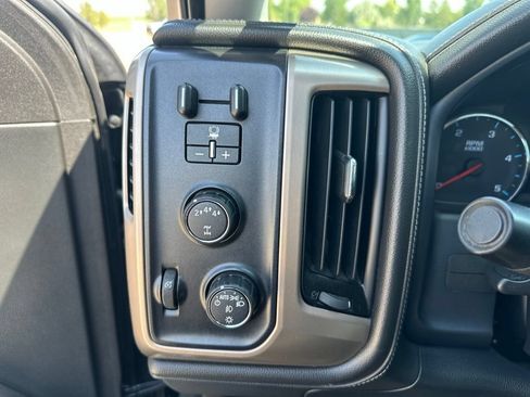 Used 2017 GMC Sierra 2500 Denali AWD/4WD image 11