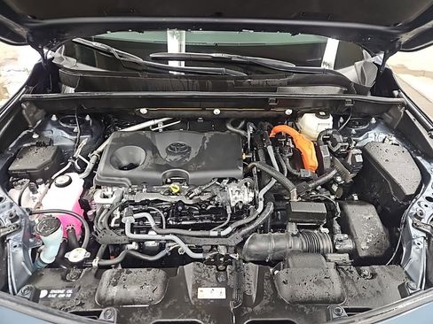 Used 2024 Toyota Venza XLE image 37