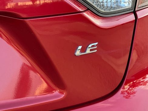 Used 2021 Toyota Corolla LE image 26