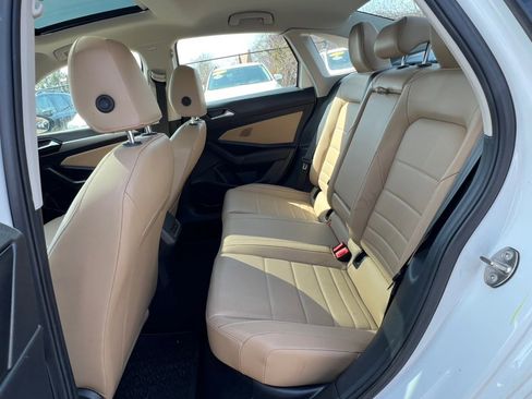 Used 2021 Volkswagen Jetta SE FWD image 13
