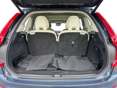 Certified 2023 Volvo XC90 B6 Plus AWD/4WD image 11