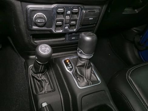 Used 2023 Jeep Wrangler Unlimited Sahara w/ Cold Weather Group AWD/4WD image 31