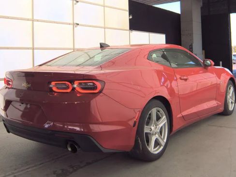 Used 2022 Chevrolet Camaro LT image 4