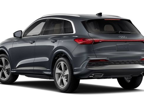 Certified 2025 Audi Q5 Prestige AWD/4WD image 2