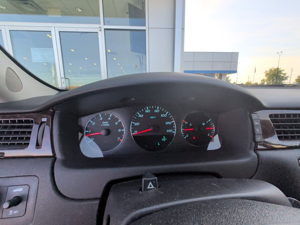 Used 2013 Chevrolet Impala LTZ FWD image 8