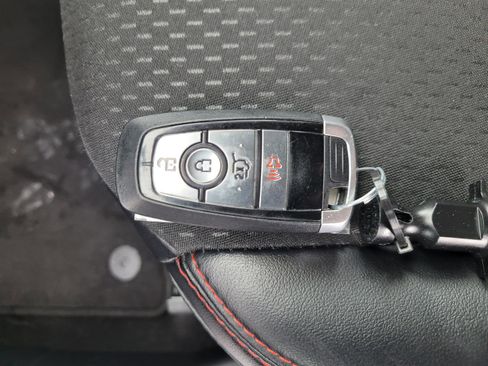 Used 2025 Ford Escape ST-Line image 28