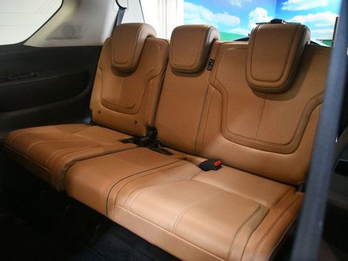 Used 2025 INFINITI QX80 Sensory image 32