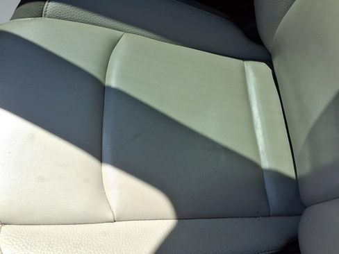Used 2023 Nissan Pathfinder SL AWD/4WD image 25