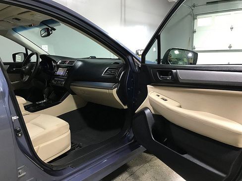 Used 2017 Subaru Legacy 2.5i Premium w/ Moonroof Package AWD/4WD image 12