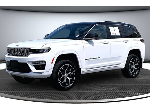 Used 2023 Jeep Grand Cherokee Summit AWD/4WD image 16