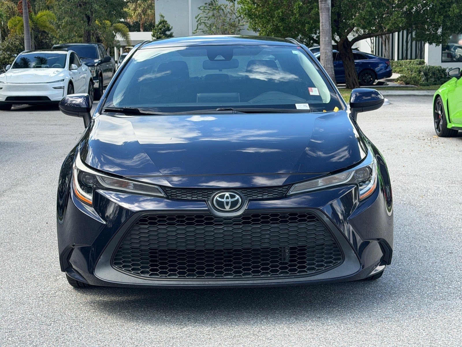Used 2020 Toyota Corolla LE FWD image 2