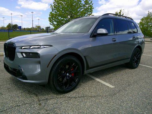 Used 2023 BMW X7 xDrive40i AWD/4WD image 43
