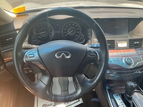 Used 2016 INFINITI Q70 L 3.7 w/ Deluxe Touring Package RWD image 23