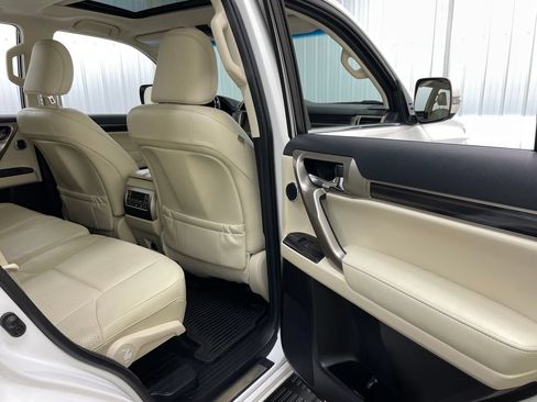 Used 2020 Lexus GX 460 Luxury w/ Accessory Package AWD/4WD image 49