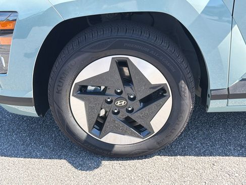 Used 2024 Hyundai Kona SEL FWD image 11
