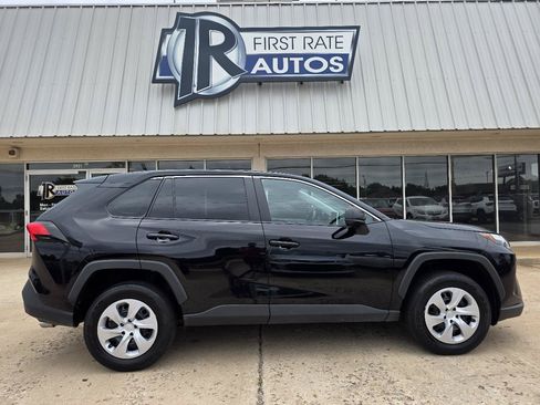 Used 2025 Toyota RAV4 LE AWD/4WD image 9