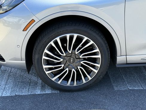 Used 2022 Lincoln Corsair Reserve w/ Equipment Group 201A AWD/4WD image 9