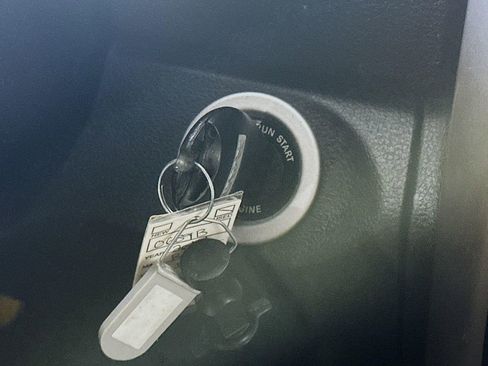 Used 2014 RAM 1500 Laramie image 25