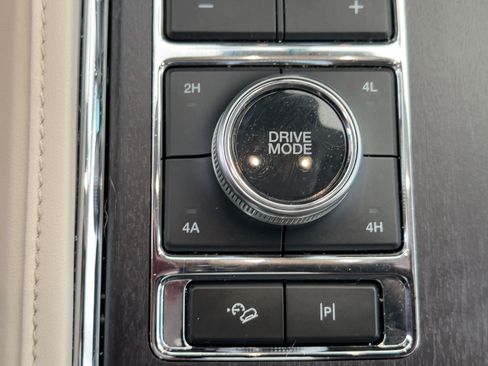 Used 2024 Ford Expedition Max Platinum image 18