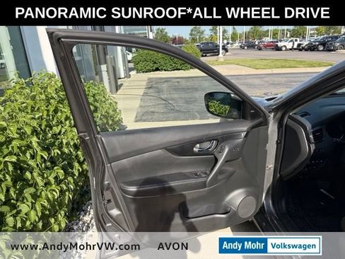 Used 2019 Nissan Rogue SL w/ Premium Package AWD/4WD image 14
