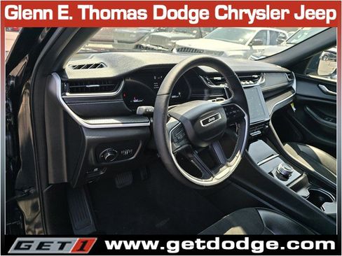 Certified 2025 Jeep Grand Cherokee Altitude AWD/4WD image 13