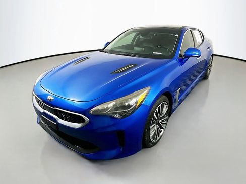 Used 2018 Kia Stinger Premium RWD image 3