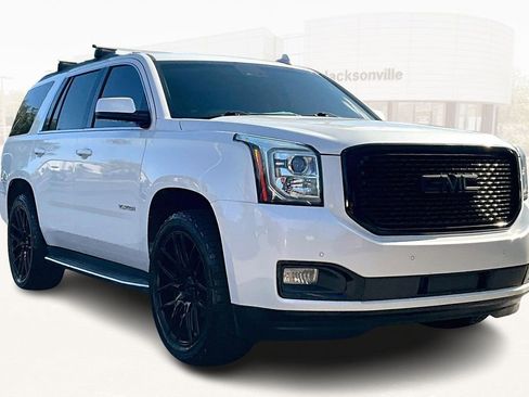 Used 2017 GMC Yukon SLT image 3