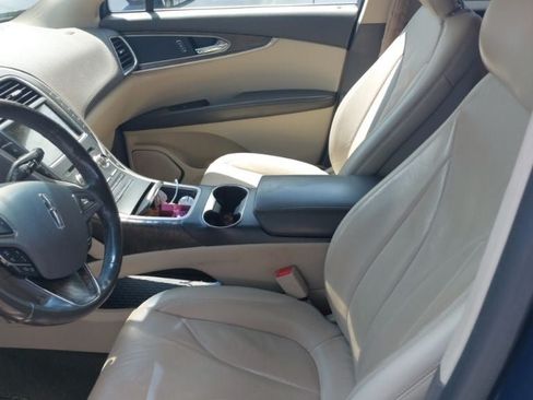 Used 2018 Lincoln MKX Reserve w/ Driver Assistance Package FWD image 13