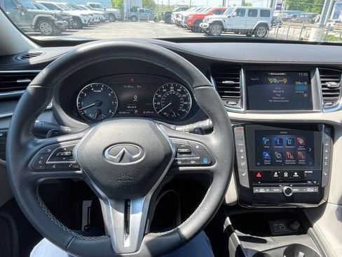 Used 2023 INFINITI QX50 Luxe AWD/4WD image 11