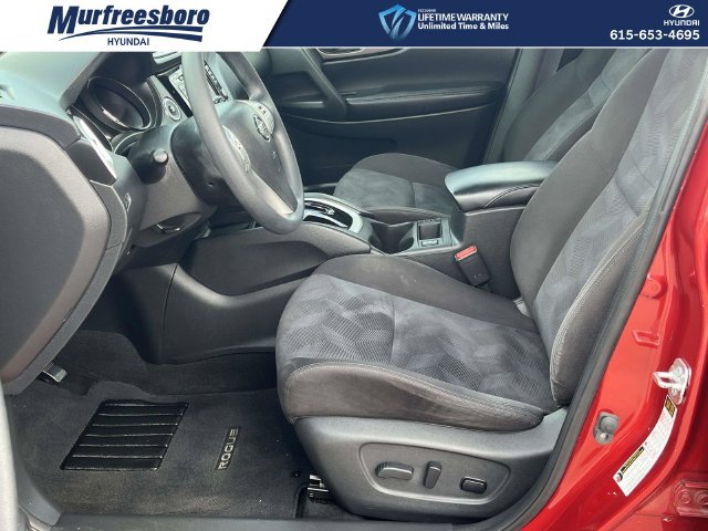 Used 2015 Nissan Rogue SV w/ SV Premium Package FWD image 13