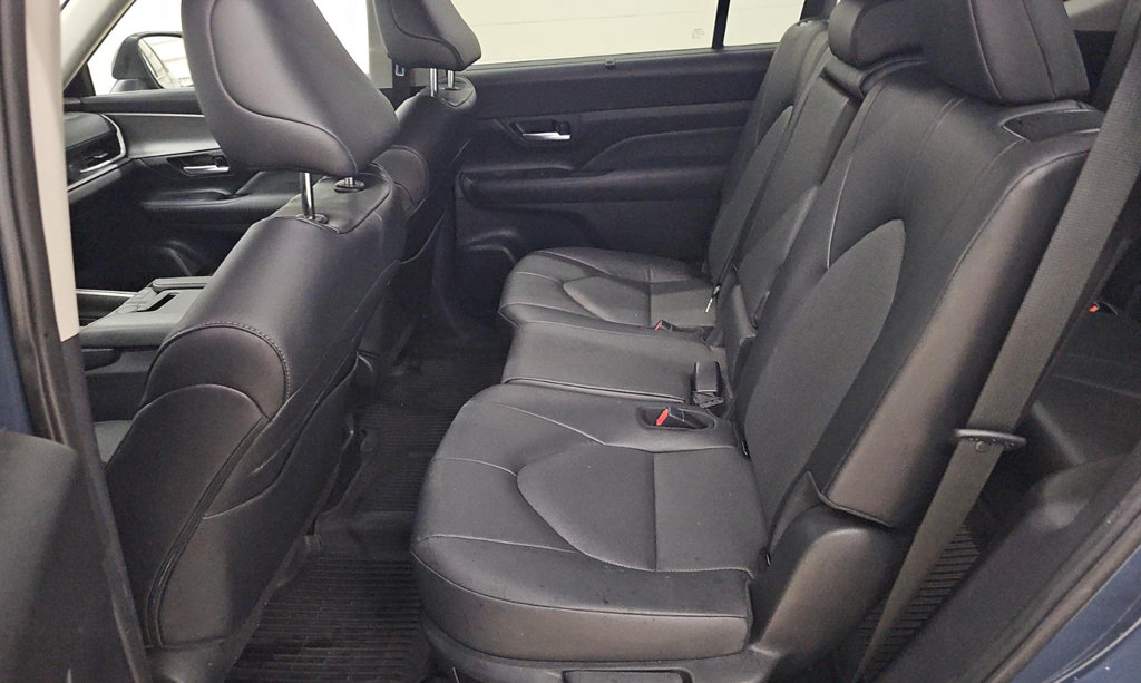 Used 2024 Toyota Grand Highlander AWD Hybrid image 11