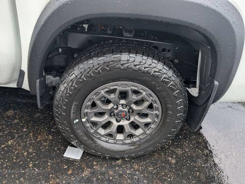 New 2026 Nissan Frontier PRO-4X w/ Pro-4x Convenience Package AWD/4WD image 25
