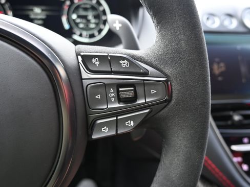 Used 2022 Aston Martin DBX AWD/4WD image 58